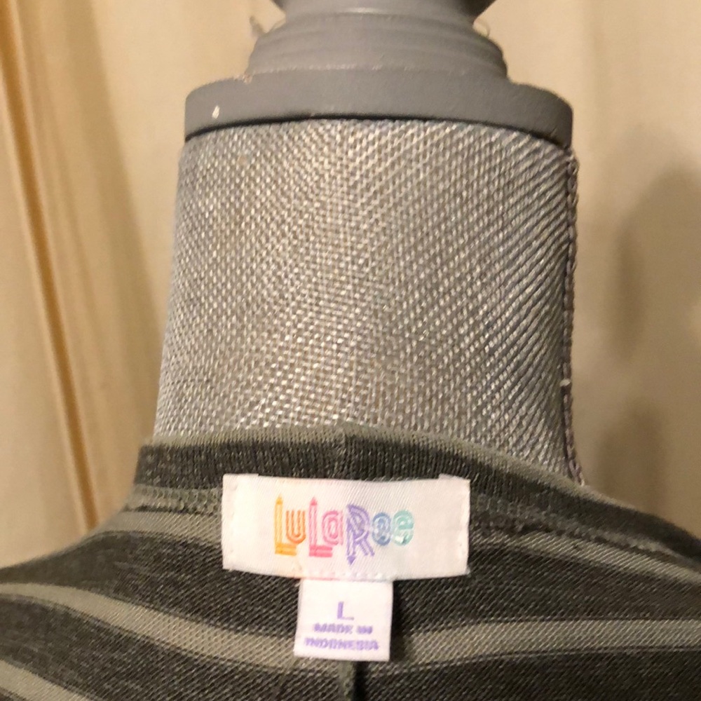 NWT LULAROE Lagenlook Sarah Olive Cardigan/Duster - Picture 7 of 8